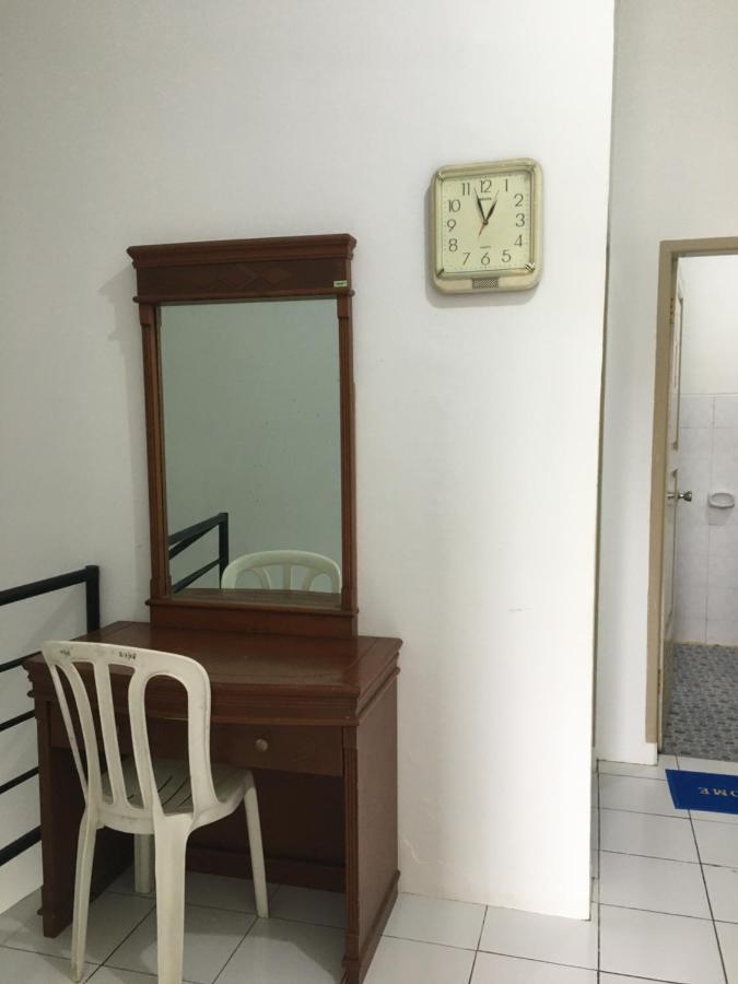 Villa Bukit Indah Berastagi Esterno foto