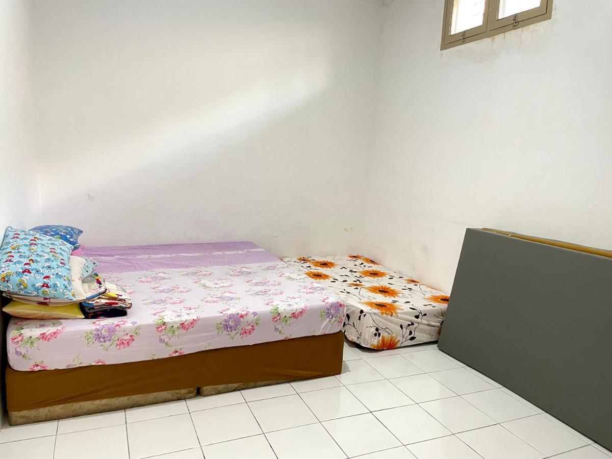 Villa Bukit Indah Berastagi Esterno foto